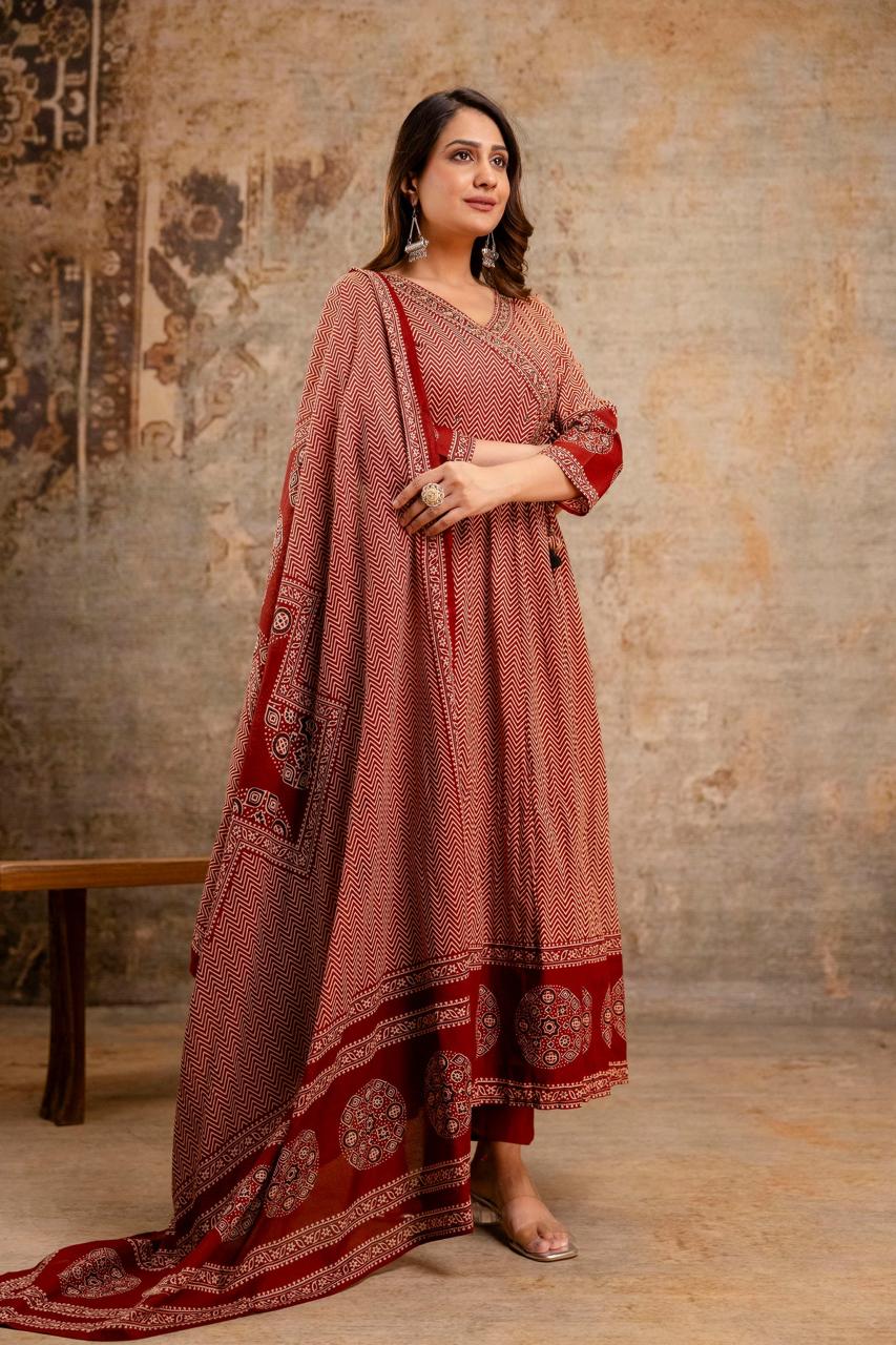 New anarkali kurta set with new style... parrten (PVCRD43)