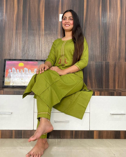 🌹🌹Pure fine Cotton fabric Embroidery Work Kurti with Pant with cotton 100-100🌹🌹(PVCD13)
