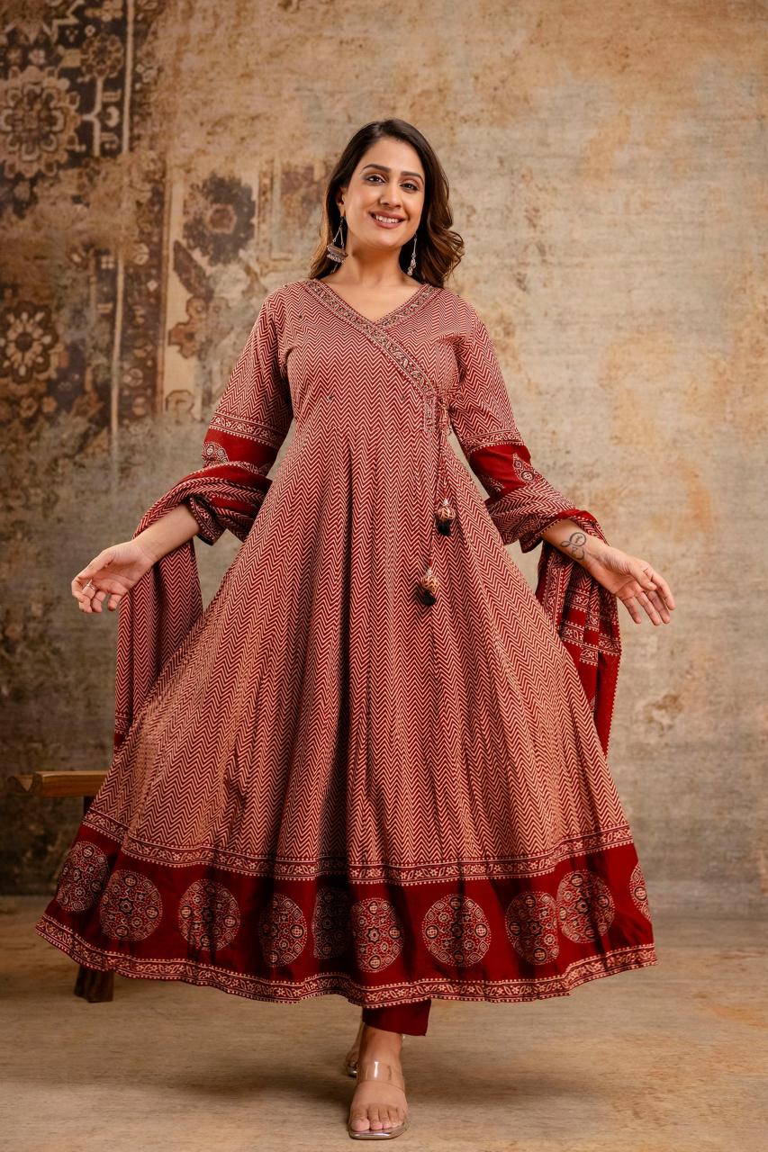 New anarkali kurta set with new style... parrten (PVCRD43)
