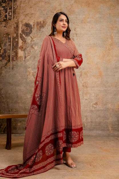 New anarkali kurta set with new style... parrten (PVCRD43)