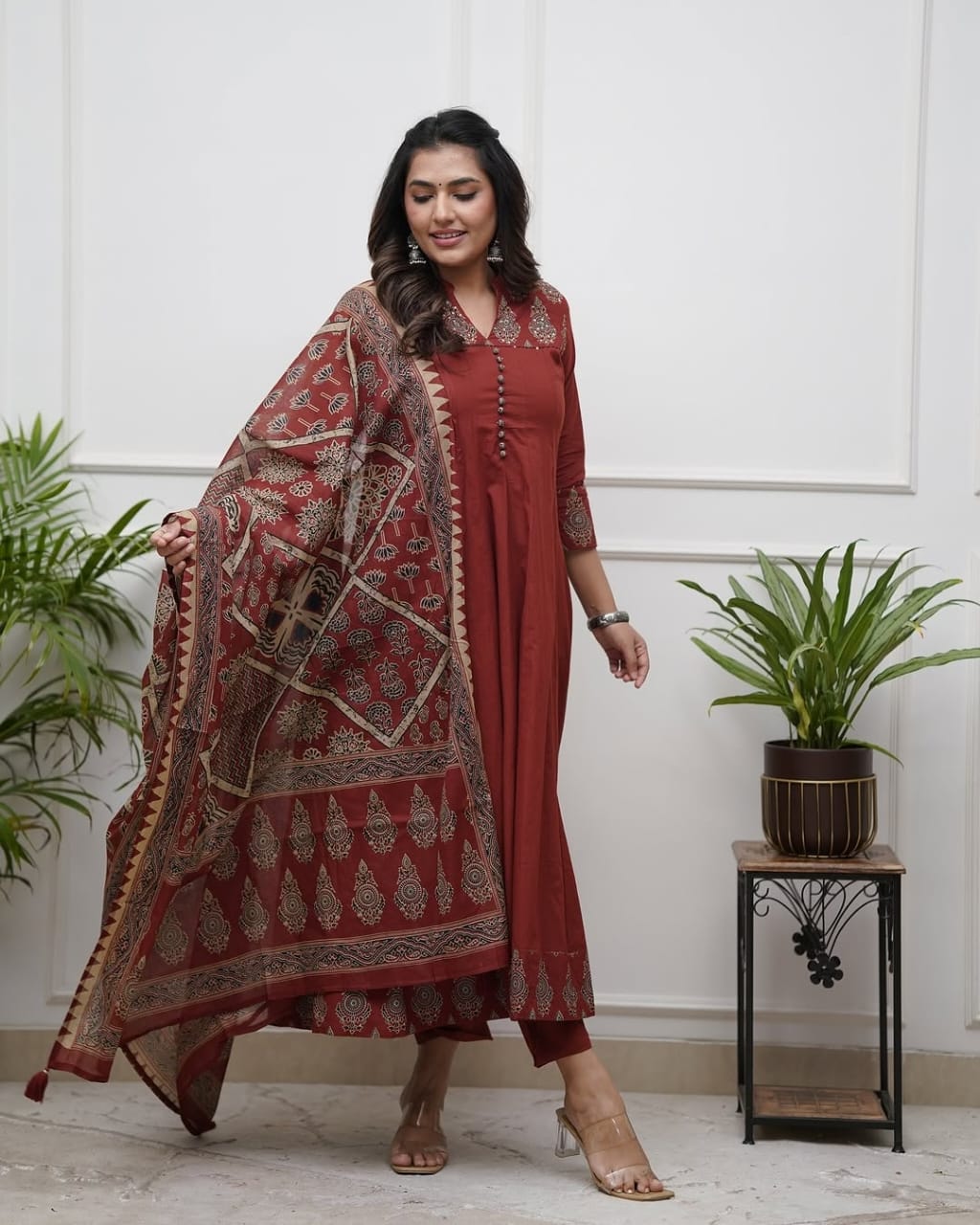 New anarkali kurta set with new style... parrten (PVCRD98)