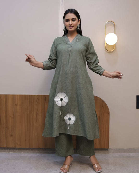 full embroidery 🌺 front with katha detailing pocket -one side pocket in kurta•(PVCD44)